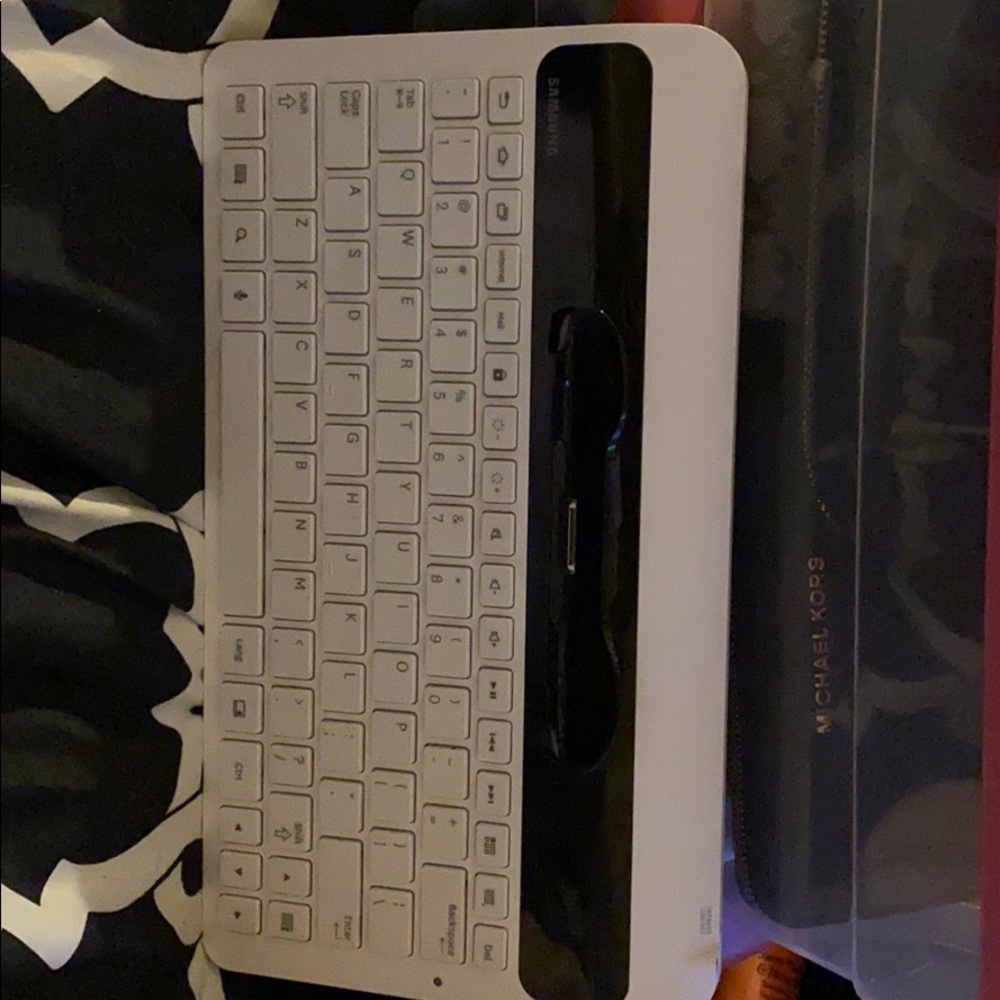 Full Size Keyboard Dock for Samsung Galaxy Tab 7.7